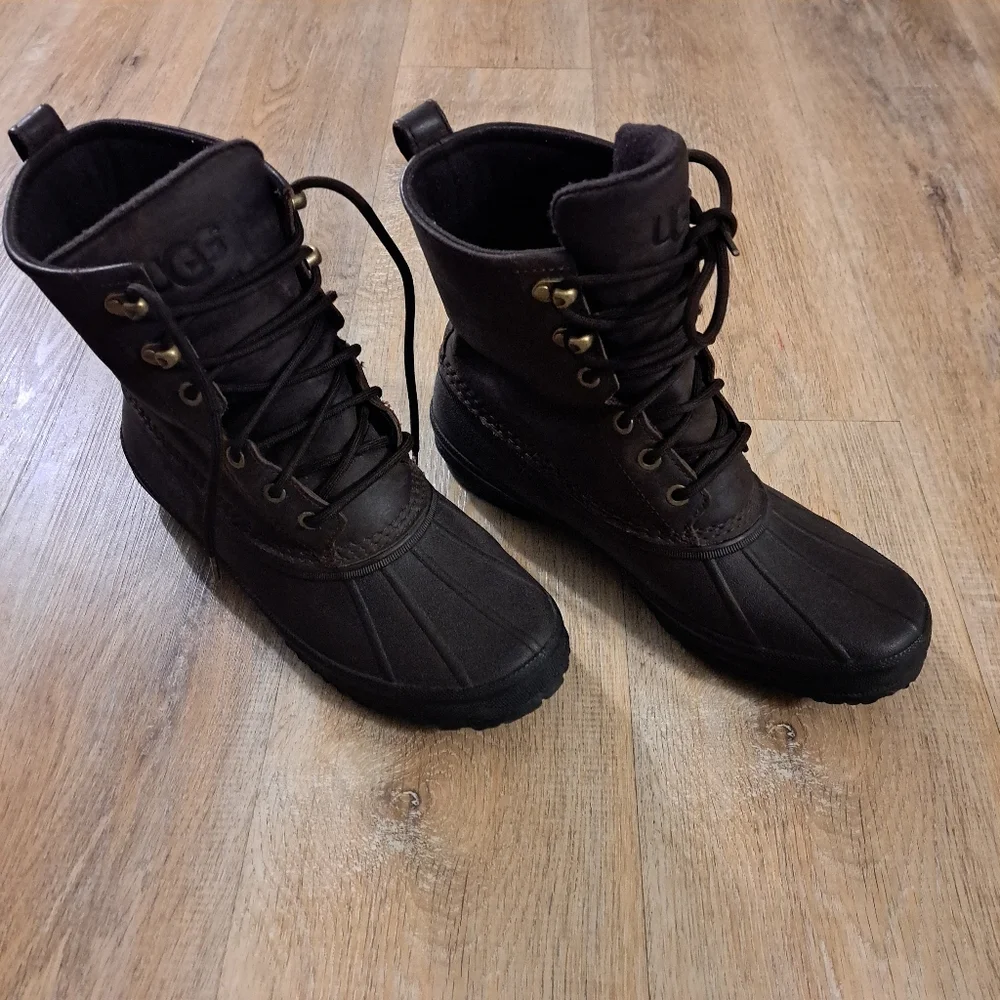 UGG stylish brown